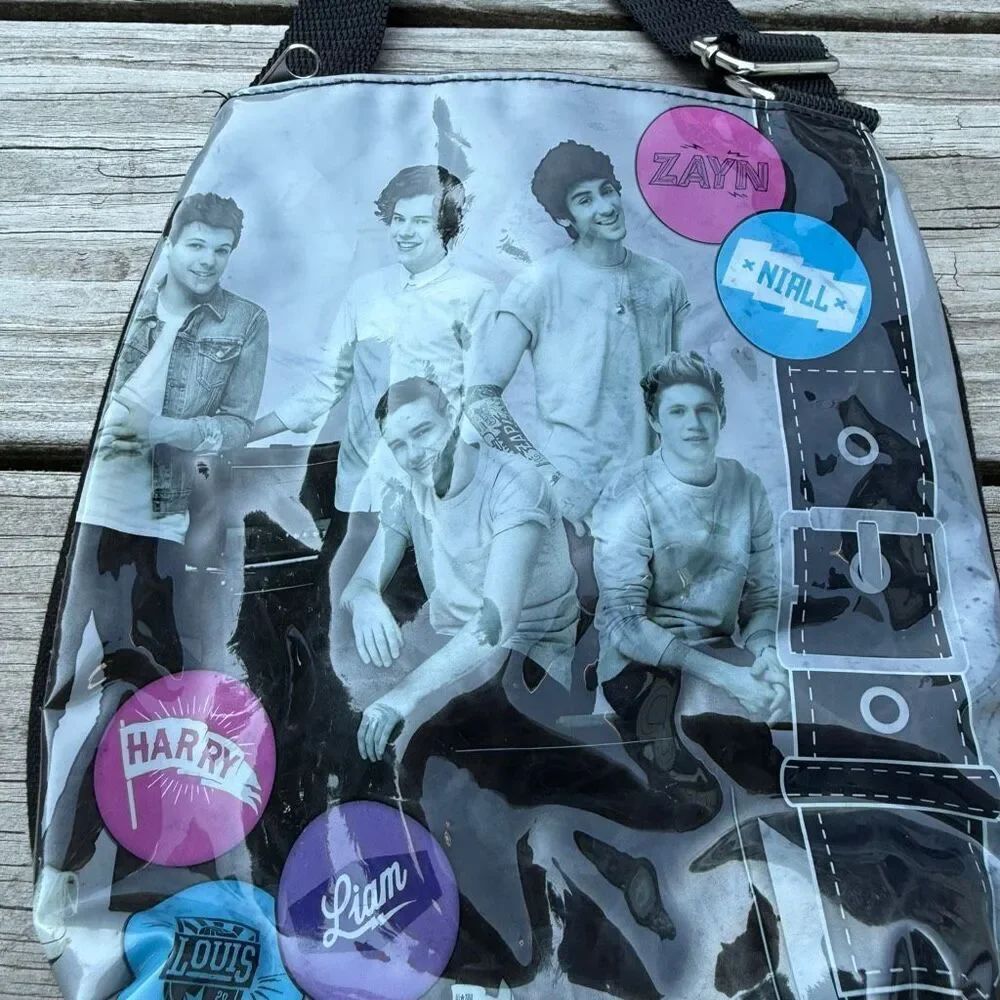 OneâDirection Y2K Belted Messenger Crossbody Bag Purse Tote Boy Band - Picture 2 of 6